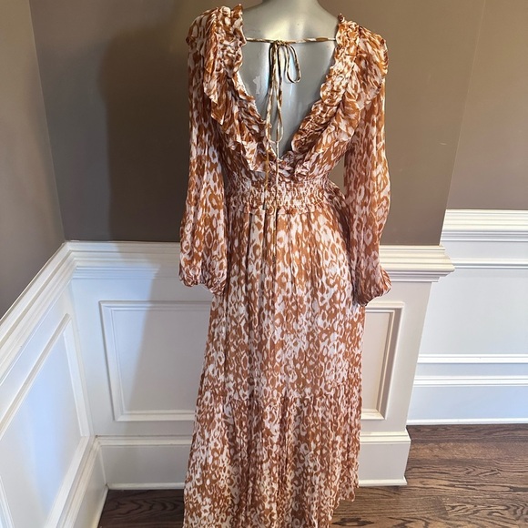 NWT ANTHROPOLOGIE Ruffle V-Neck Maxi Golden Brown/White Geometric Dress Sz S - Picture 5 of 5